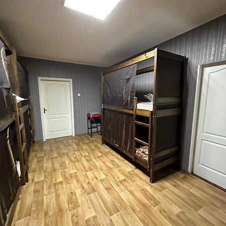 Ararat-Poznyaki Hostel Київ Екстер'єр фото