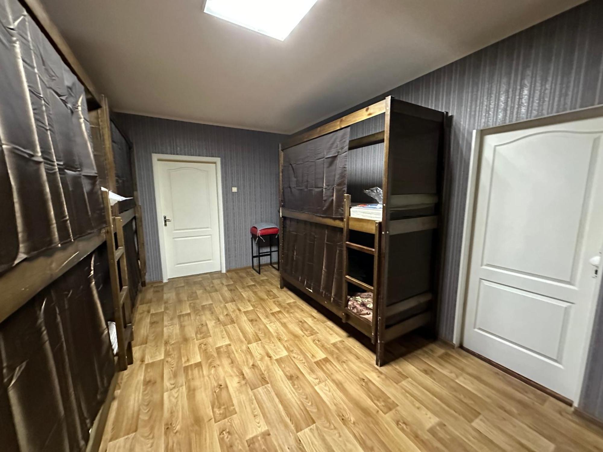 Ararat-Poznyaki Hostel Київ Екстер'єр фото